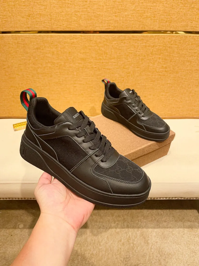 Factory price 420 [Gucci] Gucci's latest casual Korean-style men's shoes, new autumn and winter design, perfect workmanship, cabinet quality, upper: cowhide material, leather lining; soft and comfortable, rubber outsole is super light, wear-resistant, simple, versatile fashion men's shoes, color optional, size 38--44